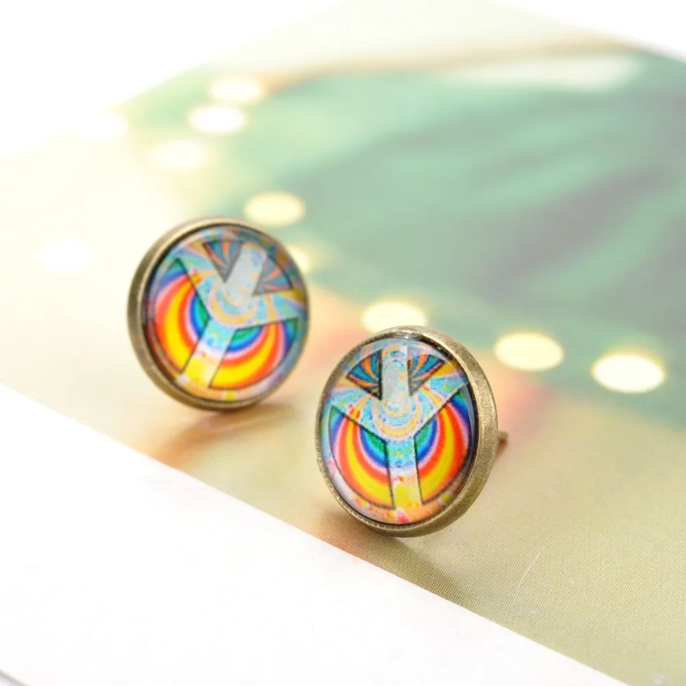 Серьги-гвоздики Lureme в простом стиле с радужным символом мира временем и