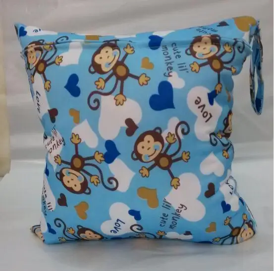 200 шт./лот смешанный заказ 30*28 см Baby многоразовый водонепроницаемый подгузник сумочка со змейкой мультфильм печатных сумка для мокрых подгузников тряпичным мешком 32 Цвет