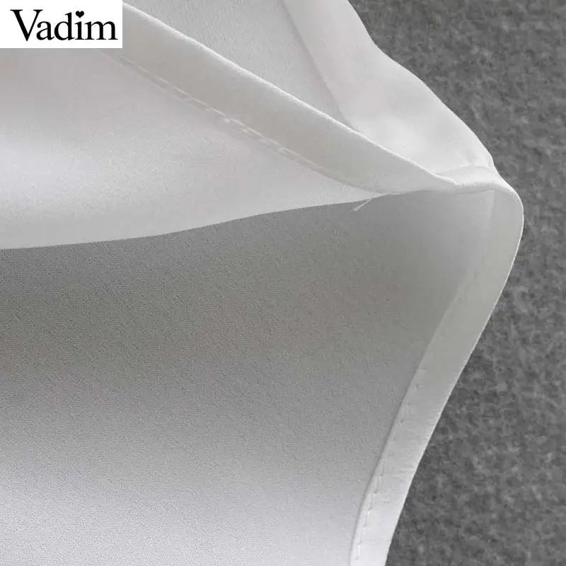 Женское элегантное платье vadim однотонная белая рубашка с манжетами и перьями