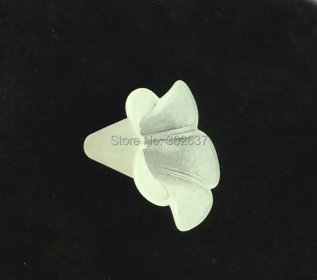 Бесплатная доставка 30 шт. Белый цветок лилии Матовые акриловые бусины 32 мм x 26