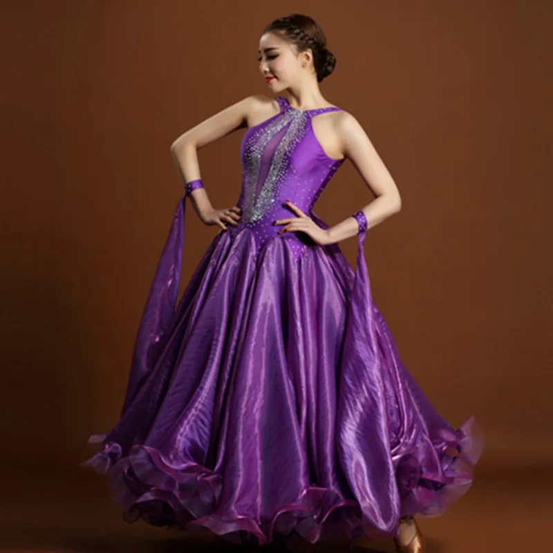 Изящные фиолетовые платья для конкурса бальных танцев со стразами бальное