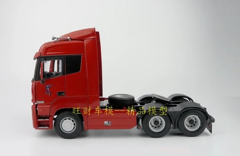 Коллекционная модель из сплава в подарок масштаб 1:24 Foton Dailmer Auman GTL литая
