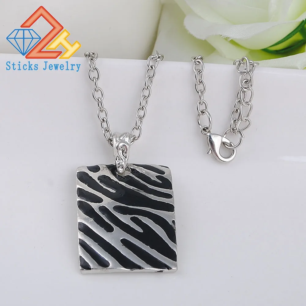 

Fashion Geometric Trendy Necklace Zinc Alloy White K Plate Enamel for Women and Men Accessories Sticks Jewelry