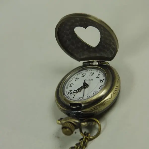 2012 г. доставка Лидер продаж новые мужские и женские часы arabba в форме сердца любовь