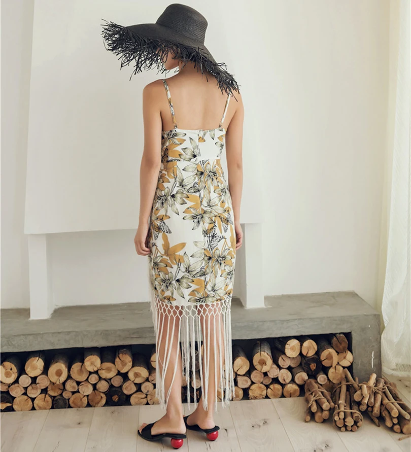 Spring and summer new style V-neck floral dress Bohemian bag hip fringed | Женская одежда