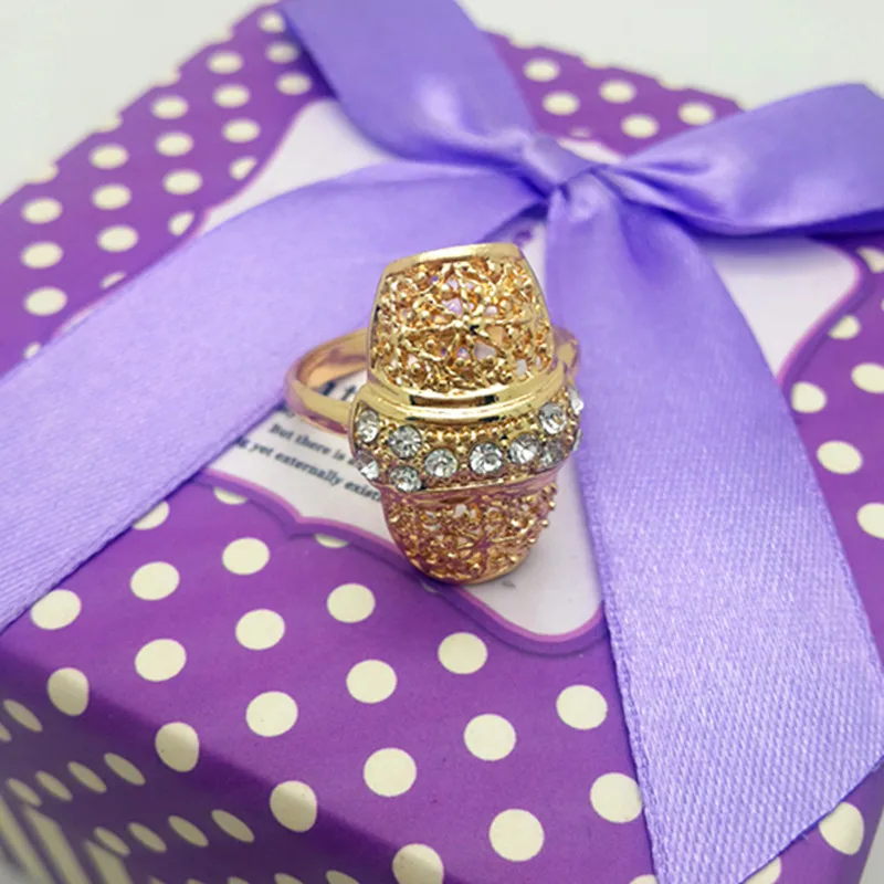 Комплект ювелирных изделий из большого золотого цвета в Дубае роскошный