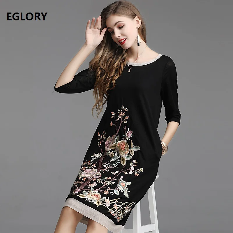 High Quality Brand Plus Size Autumn Dress 2020 Fashionable Women O-Neck Exquisite Embroidery 3/4 Sleeve Straight Vintage Dress