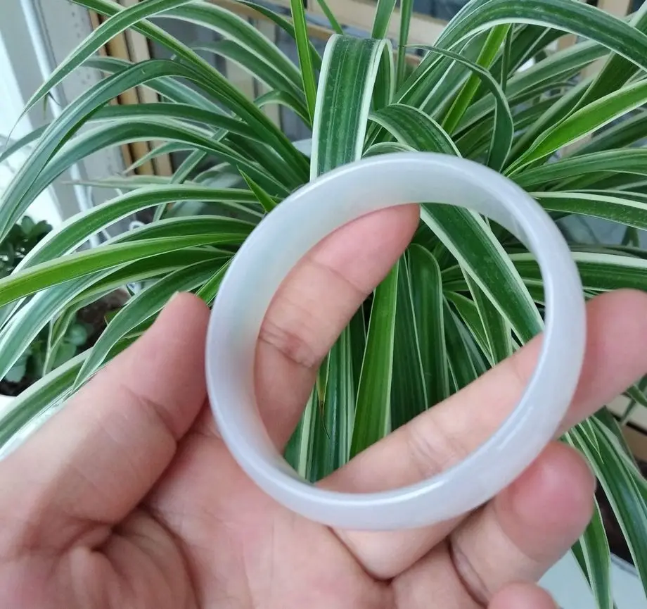 Exquisite Nature Hand Carved White chalcedony Bangle agate bracelet Size is optional ~Fine | Дом и сад