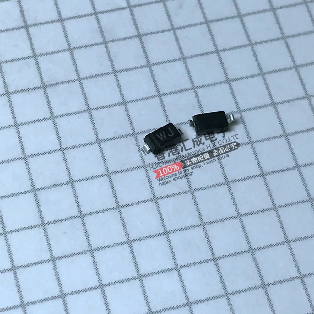 BZT52C15 SOD123 новый оригинальный |