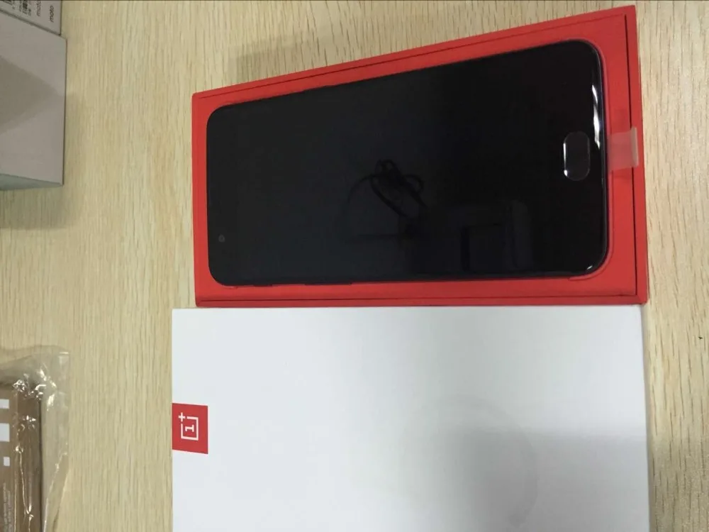 OnePlus 5T 6 ГБ 64 ГБ 128 Восьмиядерный процессор Snapdragon 835 6,0" 1080x2160 P 18:9 20,0 МП 16,0 Мп Идентификация отпечатков пальцев OxygenOS NFC