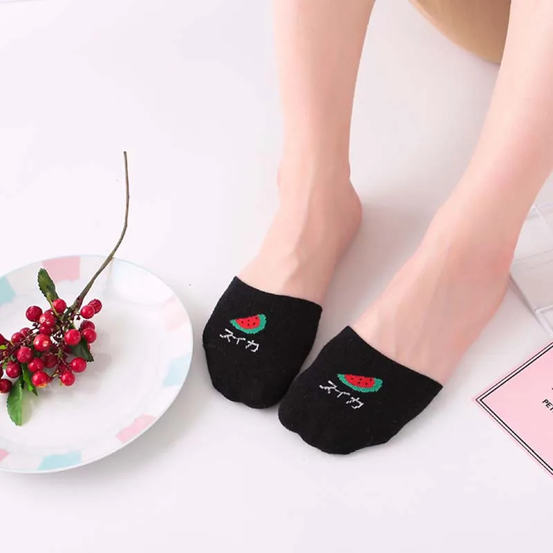 Black Socks Невидимые милые носки фруктовые носки со смешным рисунком для женщин арбуз яблоко банан хлопок свободный размер Sokken нескользящие половина захвата пятки Sox - Цвет: Black Socks