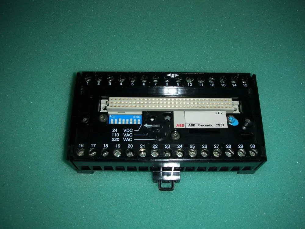 

1 шт. Новый ABB CS31