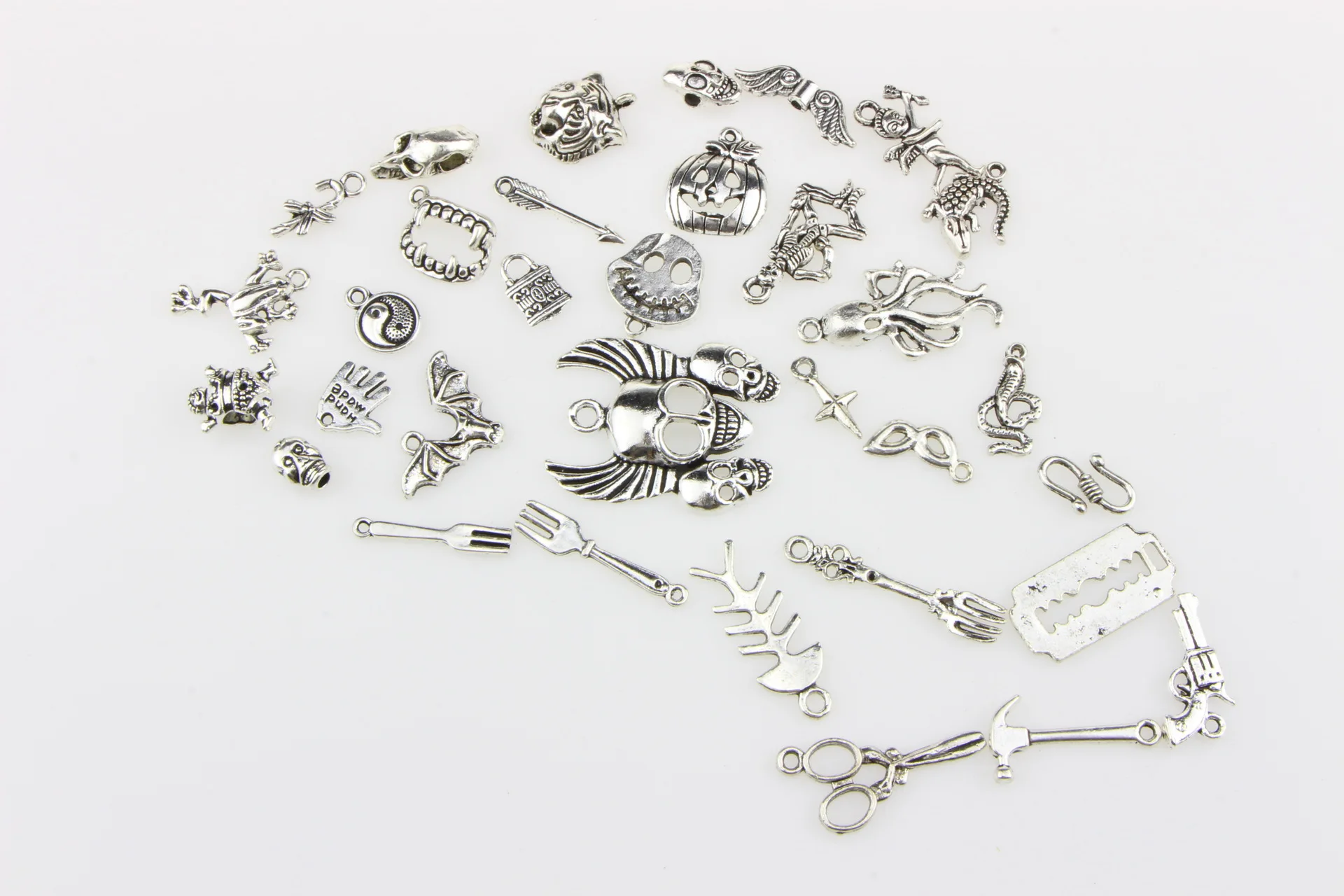 

100pcs mixed halloween skull charms pendants antique silver Handmade Jewelry Making earrings bracelet necklace keychain DIY 150g