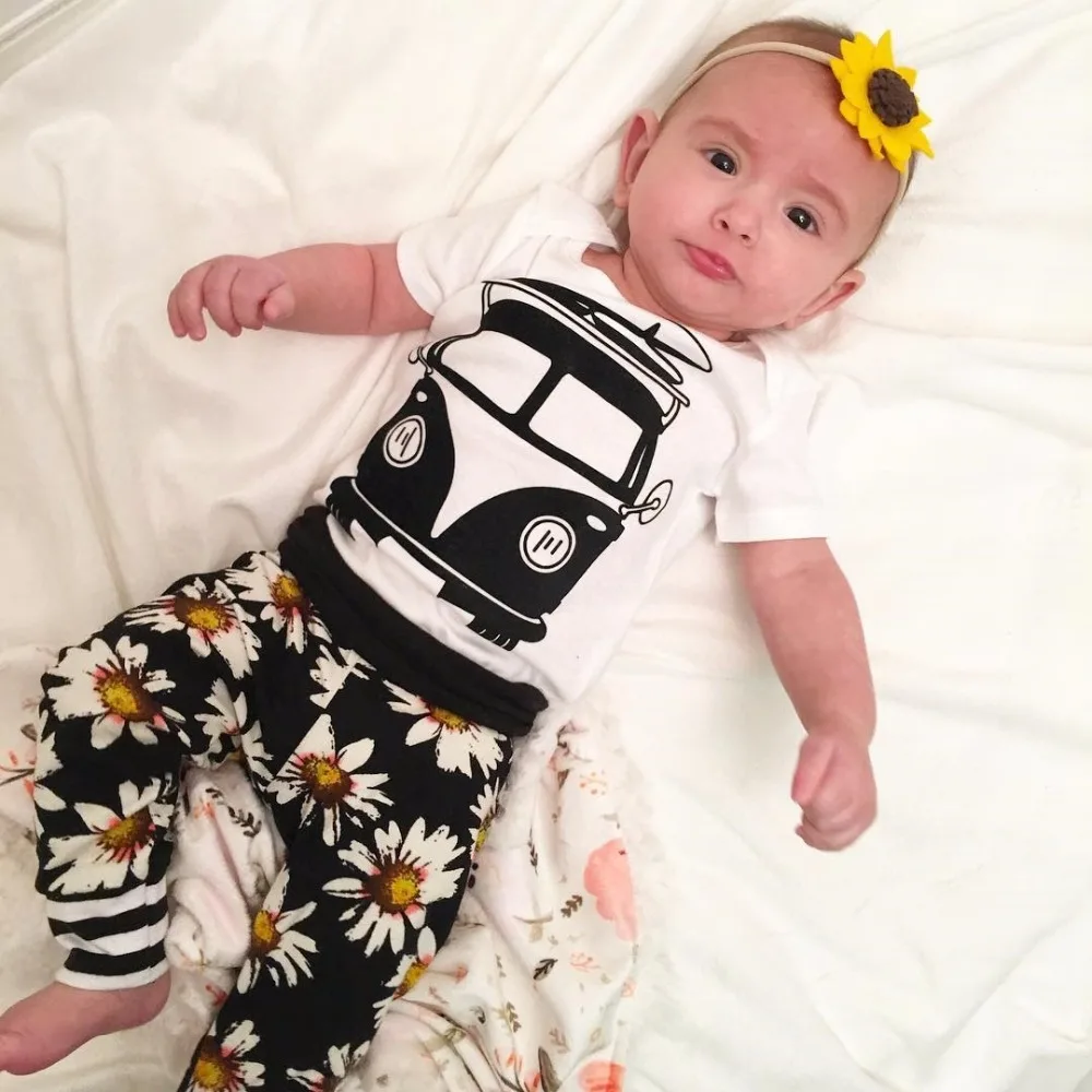 Детский комбинезон в полоску с цветочным принтом | Мать и ребенок