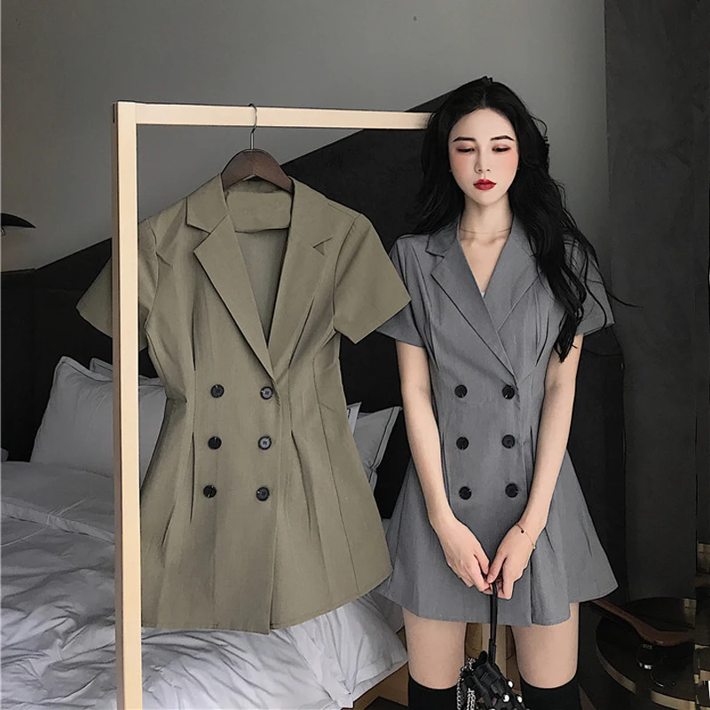 Женское платье в стиле милитари ТРАПЕЦИЕВИДНОЕ однотонное на пуговицах с