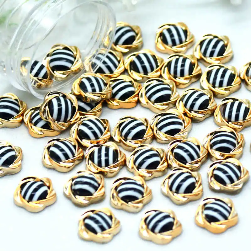 Милые черно белые пластиковые топы на пуговицах 12 мм с плоским основанием |