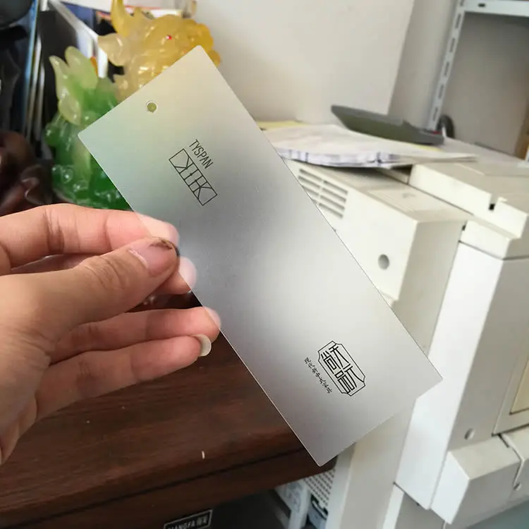 Пользовательский печатный логотип ПВХ бирка/подарок бирка/цена пластиковая