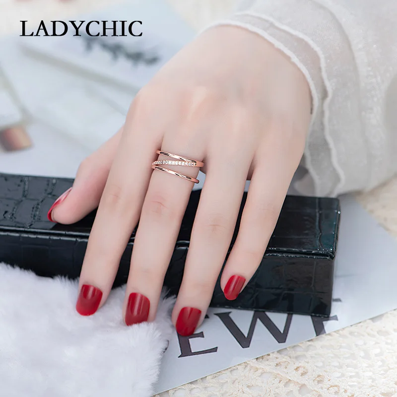 Женское Открытое кольцо LADYCHIC из розового золота с микрозакрепкой и фианитом
