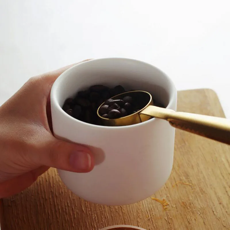 Керамическая бутылка для специй с деревянной крышкой для соевого соуса, соли и сахара M97C.