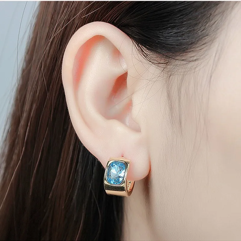 Серьги-гвоздики с кристаллами Сваровски полукруглые золотого цвета | Украшения и