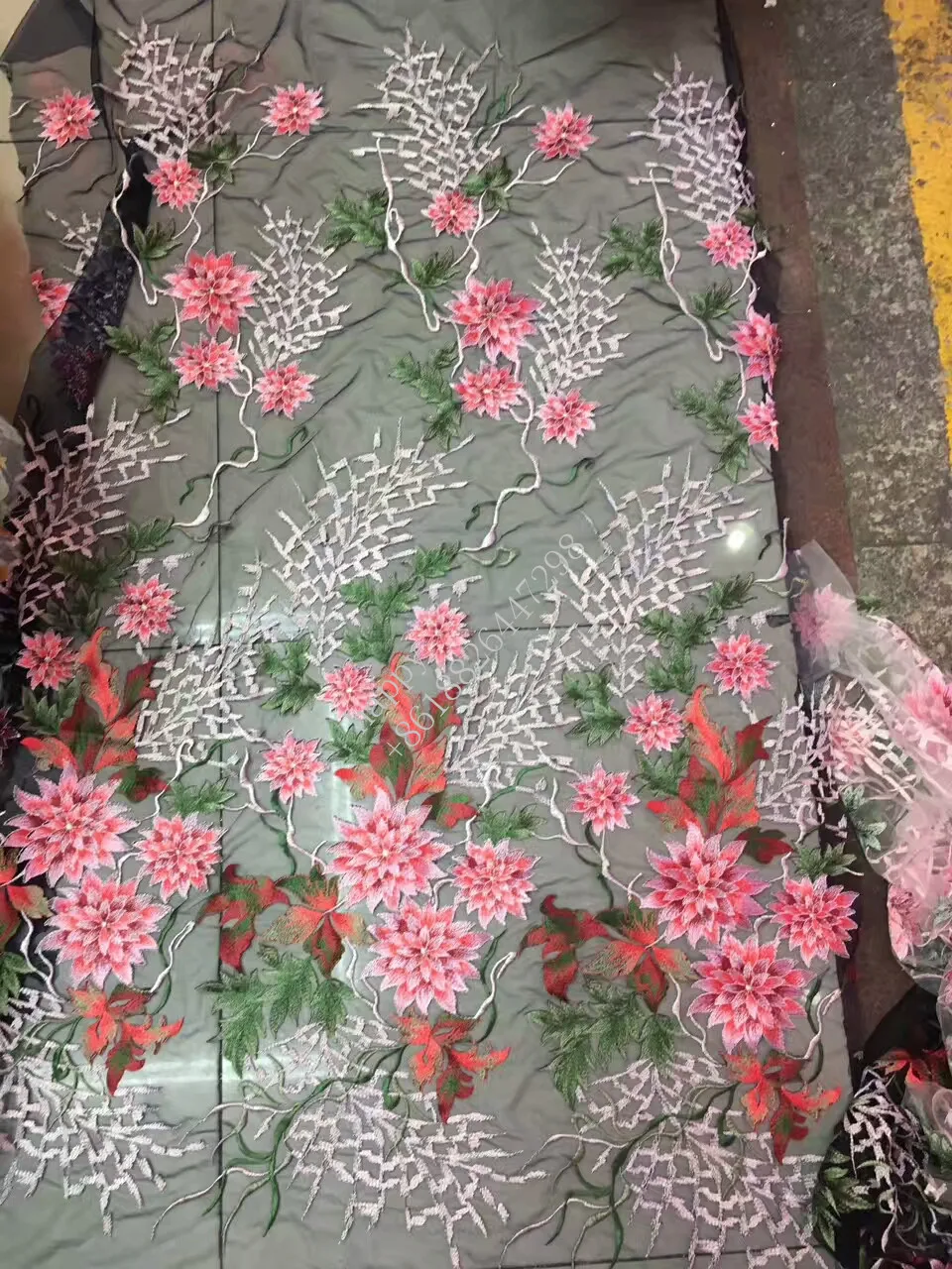 2017 American fashion week multicolor embroidery luxurious fabric wedding gown evening dress | Дом и сад