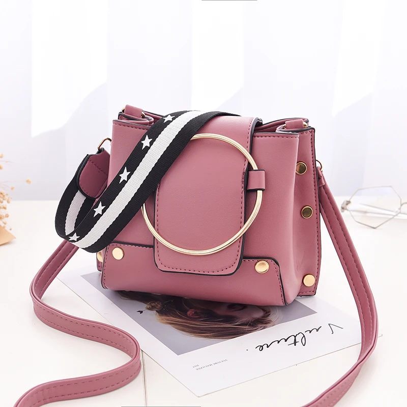 Женская винтажная PU Shoulderbag Повседневная сумка с заклепками Высокая емкость