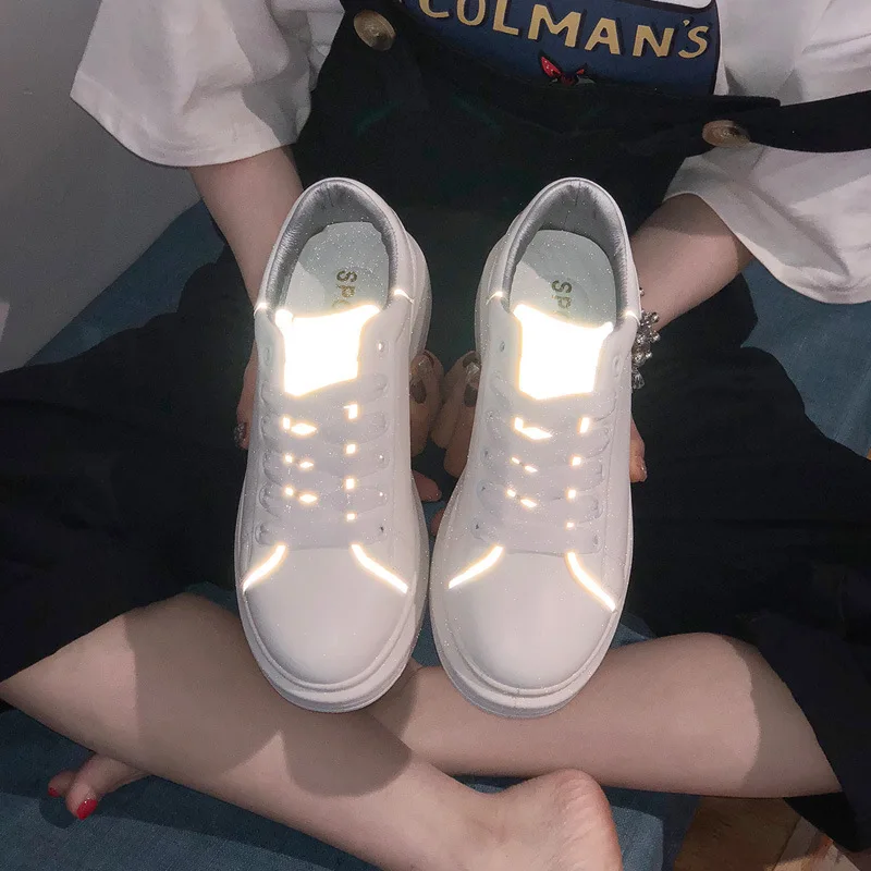 Новинка весны 2019 однотонная обувь на платформе с круглым носком удобная