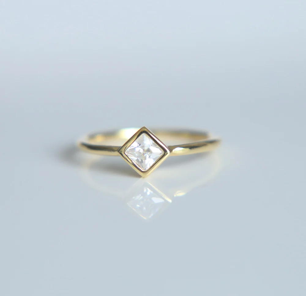 Новинка 2020 года однокаменный дизайн квадратное ПАВЕ прозрачный Фианит нежный