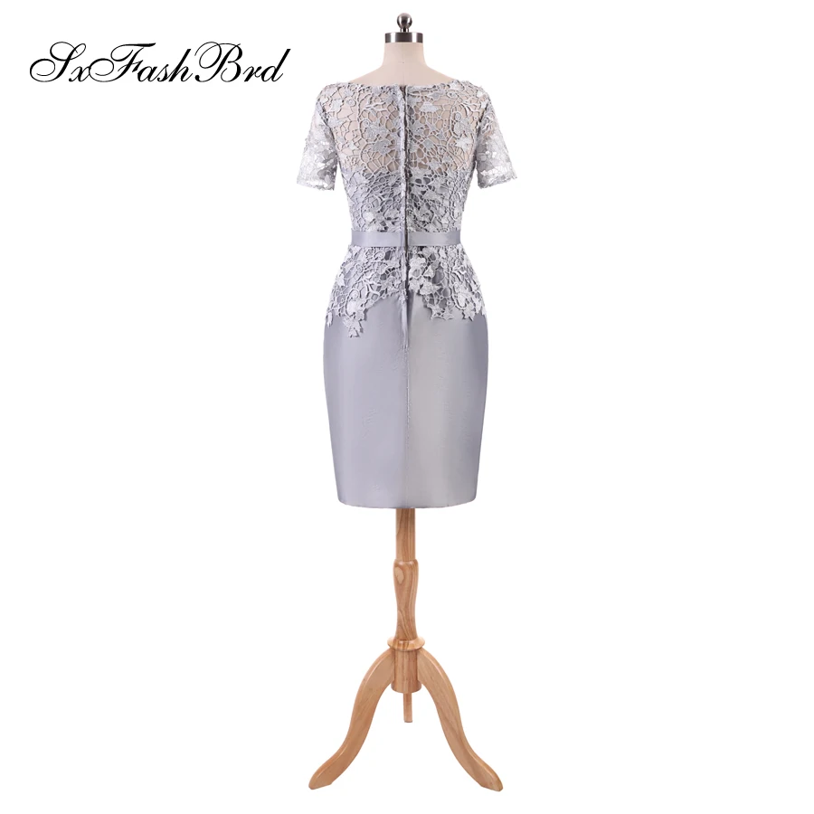 Женское атласное платье футляр с круглым вырезом и кружевом элегантное вечернее