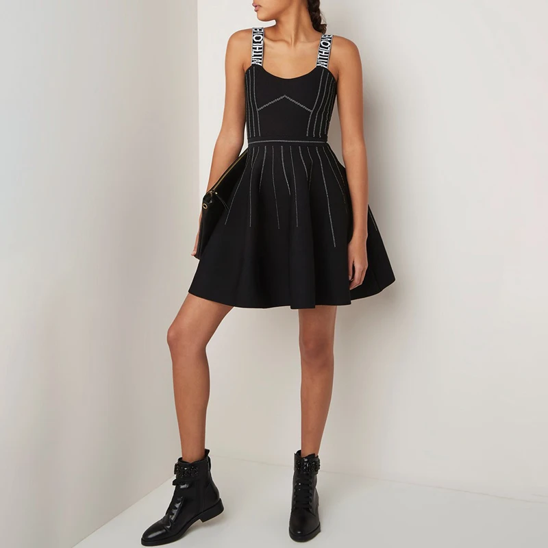 Женское трикотажное платье-трапеция без рукавов в полоску на бретелях 2019 |