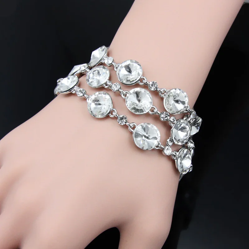 Женский браслет OCESRIO широкий с кристаллами на цепочке серебряного цвета для