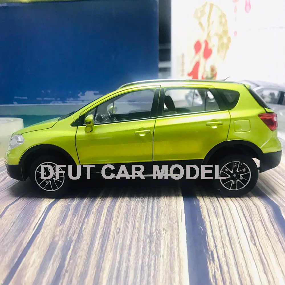 Литая 1:18 игрушка из сплава тянущаяся обратно SX4 S. Крестообразная детская