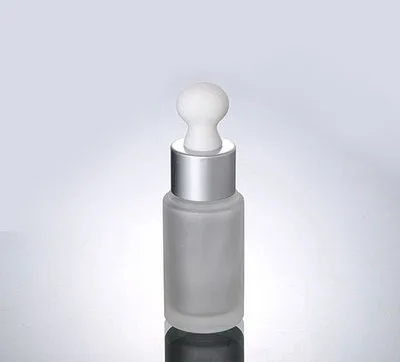 100 шт. 20 мл матовый стеклянный флакон-капельница с серебристой белой крышкой