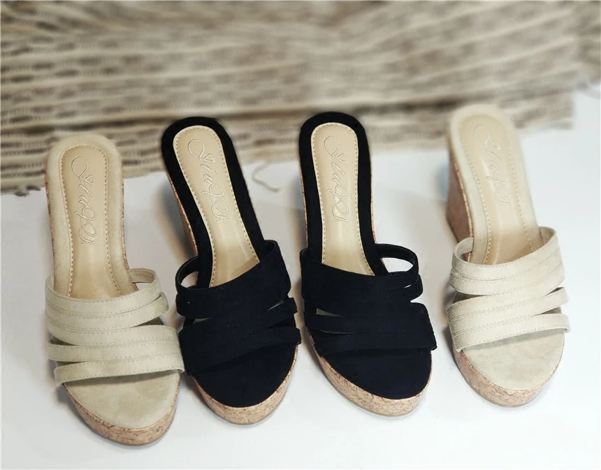 Женские шлепанцы на танкетке 9 см Сланцы высокой деревянной подошве пляжные