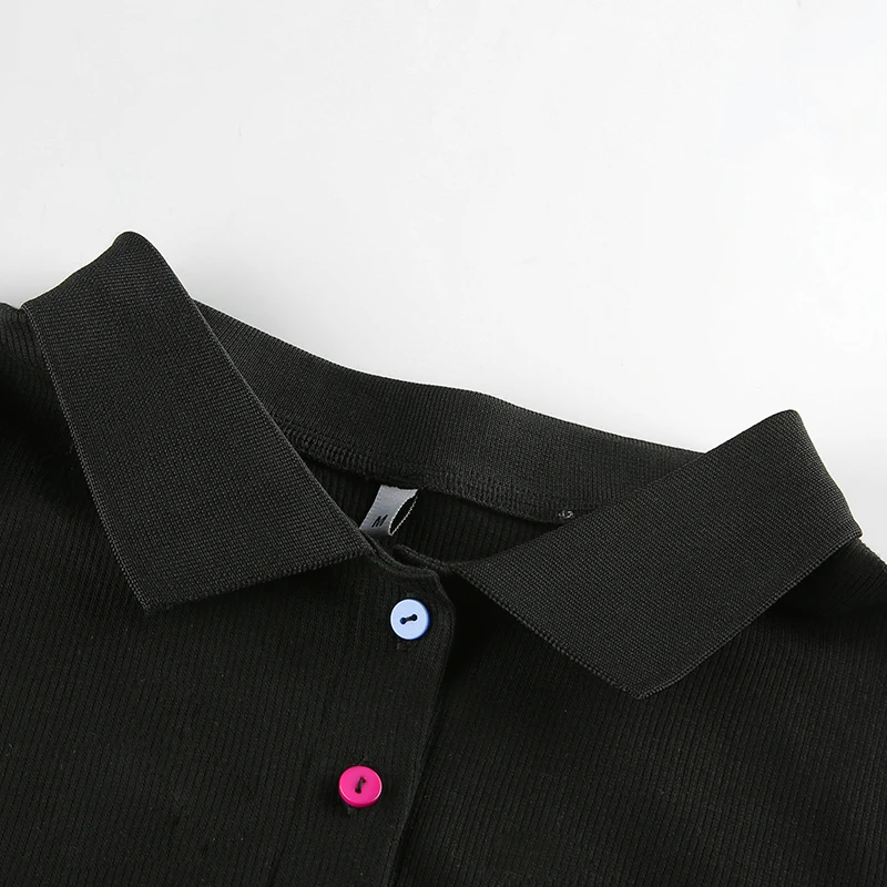 Sweetown Лето черный короткий рукав короткий топ Женская Базовая футболка контрастный цвет однобортный отложной воротник Милая футболка