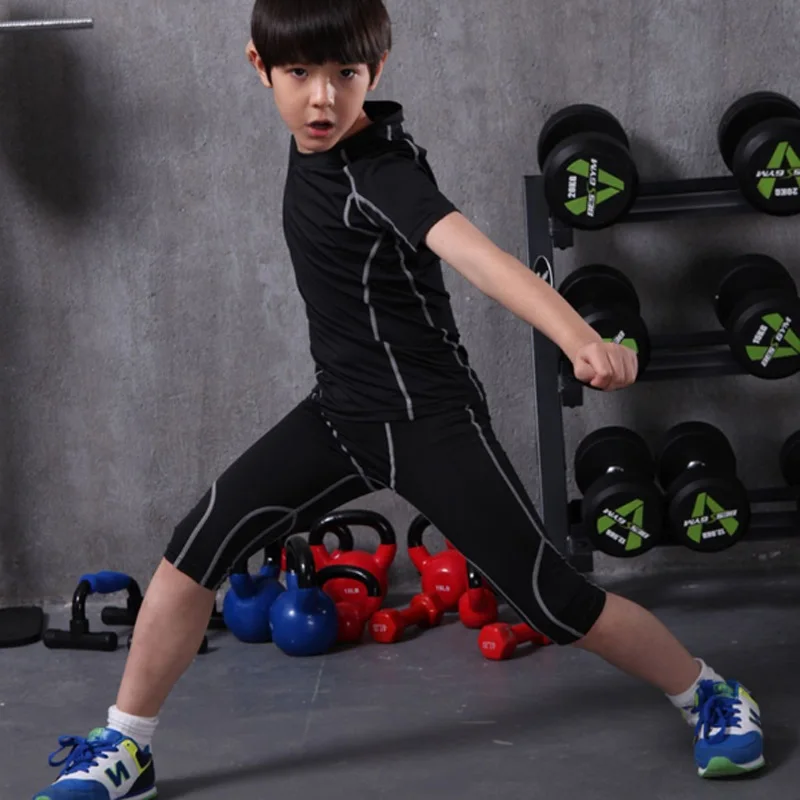 Компрессионные детские колготки 3/4 для бега комплект с футболками мальчиков