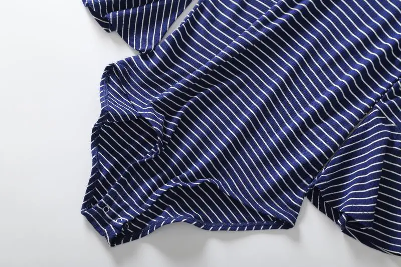 Женский комбинезон в полоску белый или синий с расклешенным рукавом и круглым