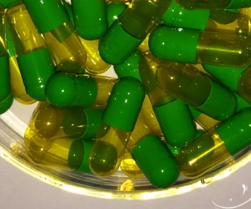 

(10,000pcs/pack) Size 0 Green/Translucent Yellow Color Capsules, Empty Gelatin Capsules 0#---Joined and Separated Available