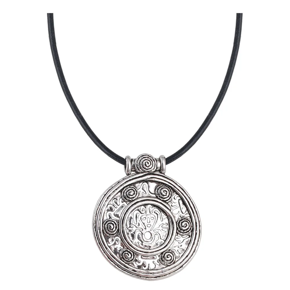 

America Vintage Alloy Cutout Pendant Necklace
