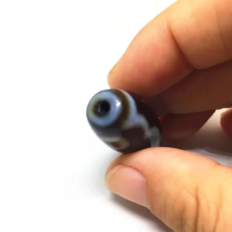 Бусины из натурального агата 12 мм * 38 черные и белые с рисунком 5 глаз амулет