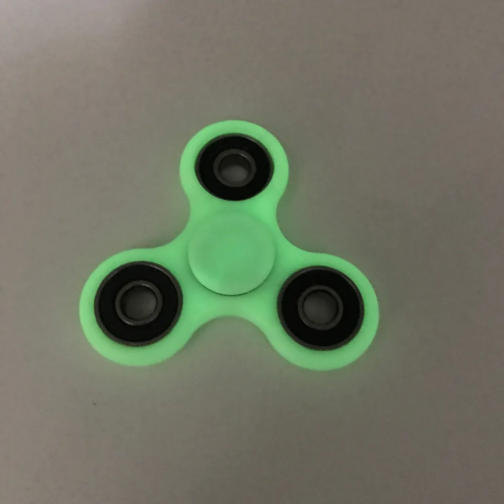 30 шт./лот DHL Бесплатная Доставка Tri-Непоседа Spinner spinner ToyABS Пластиковые EDC Руки