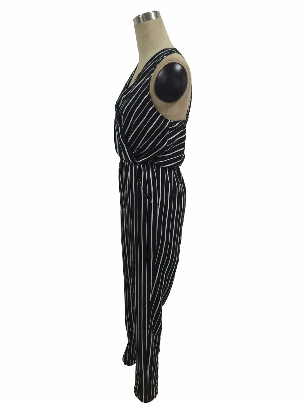 Женские комбинезоны 2017 летние повседневные черные белые в полоску без рукавов с