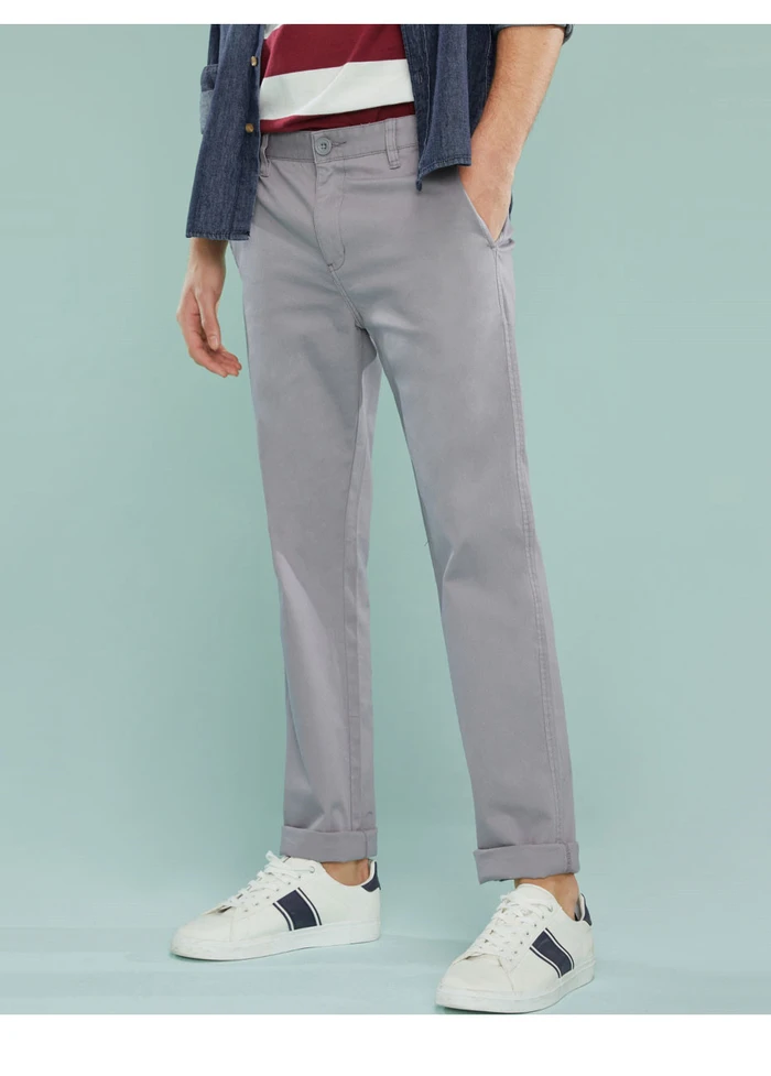 Giordano стрейчевые брюки хаки зауженная версия slim fit,выполнены из хлопка и спандекса,и имеют три цветовых решения