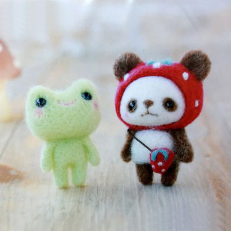 

Non Finished Felt Creative Lovely Pink Frog And Panda Bear Handmade Toy Doll Wool Felt Poked Kitting DIY Wool Felting Package
