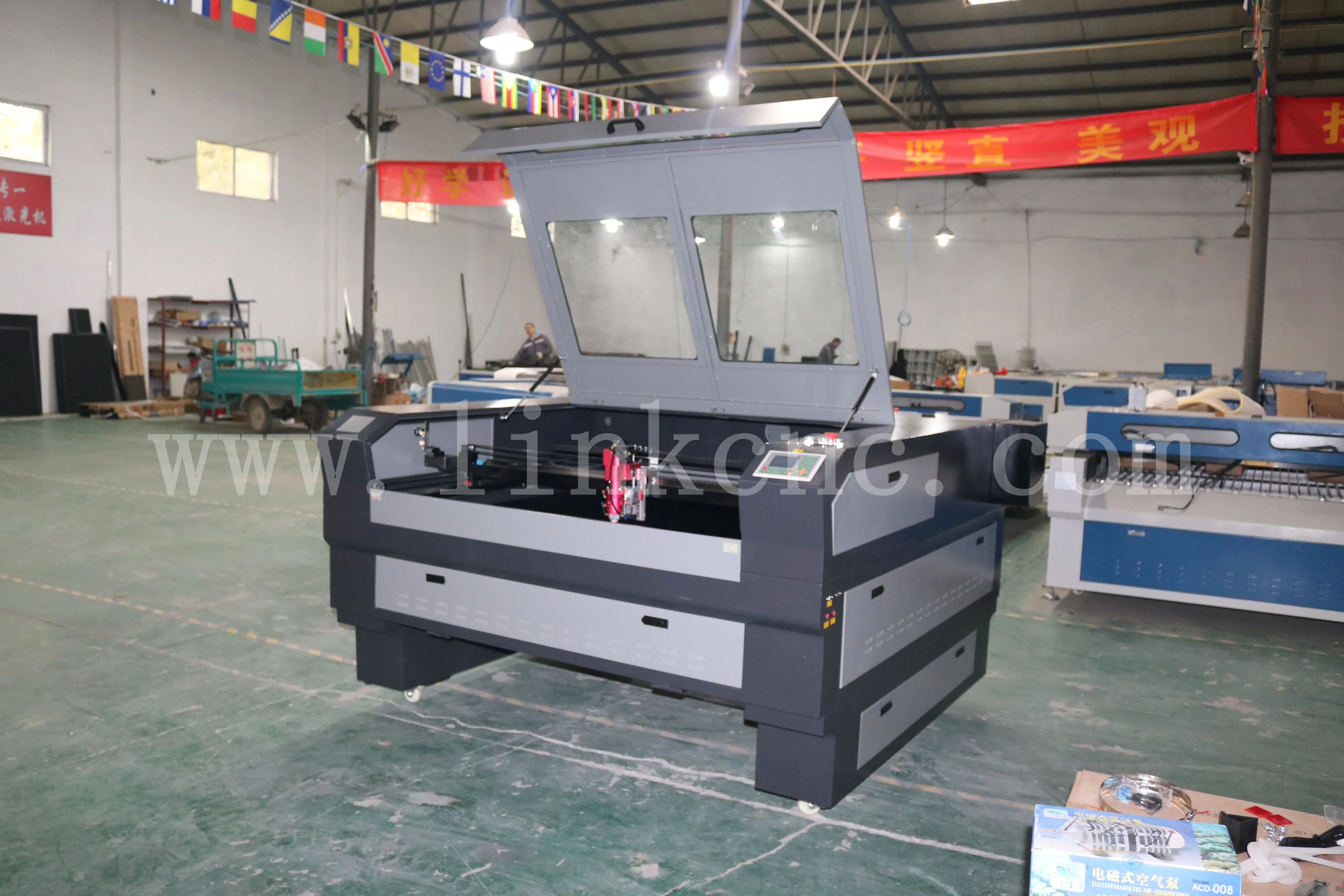 Металлический Co2 лазерный гравировальный станок резак 1313 1490 дешевая цена |