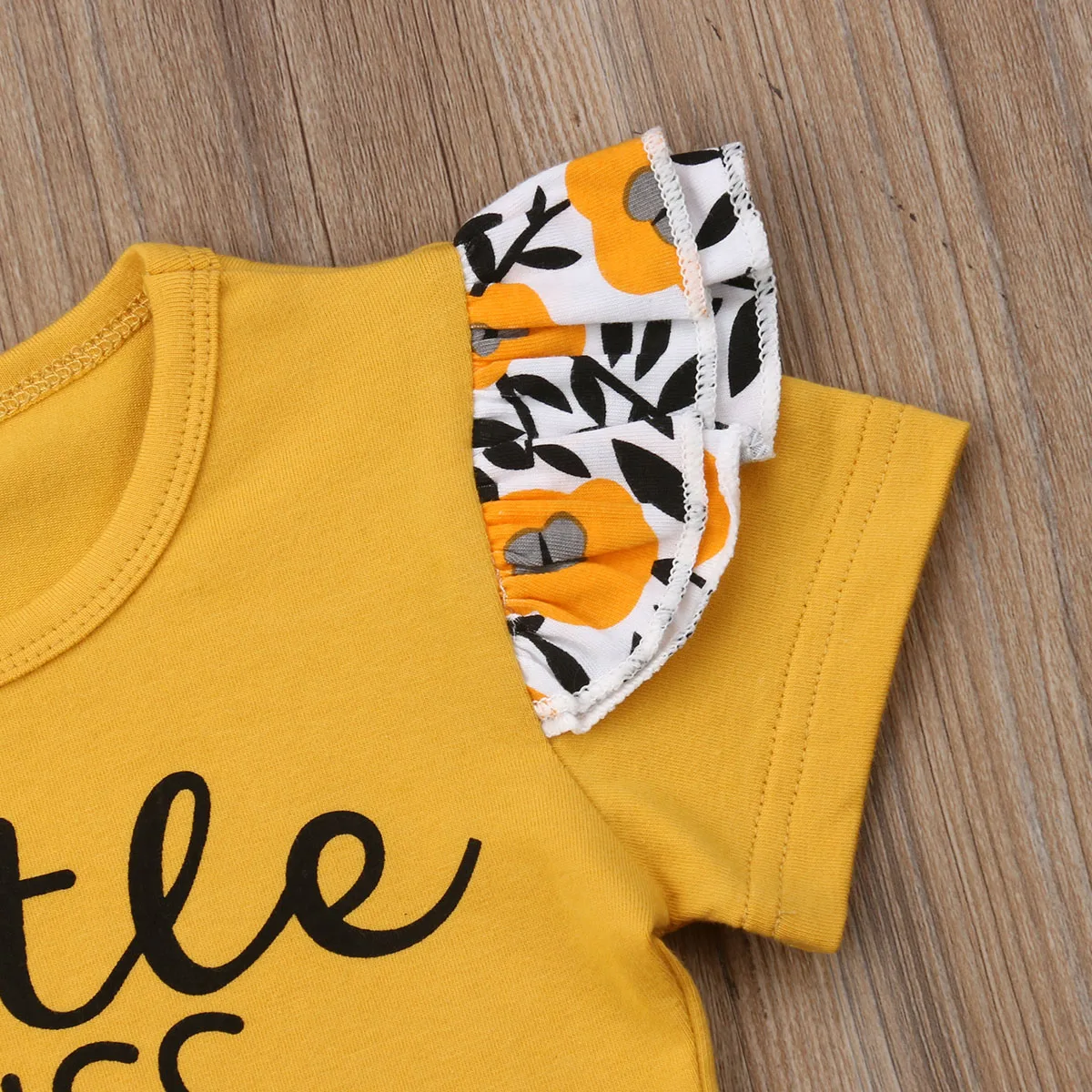 Модный комплект одежды для маленьких девочек с буквенным принтом и цветочным