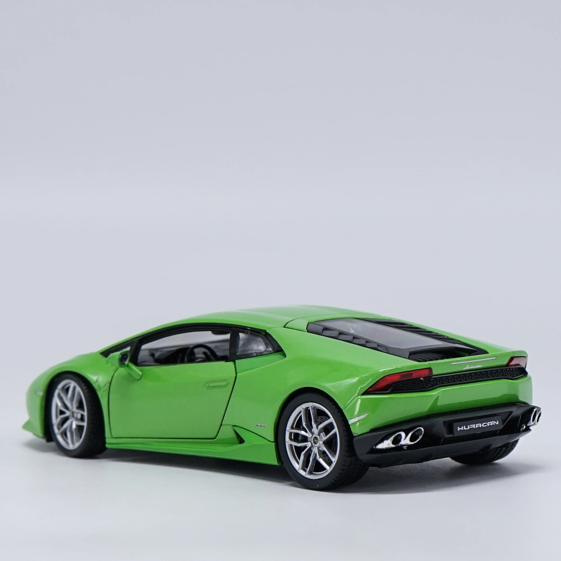 Литые металлические транспортные средства 1:24 модели автомобилей Coche mkd3 масштаб