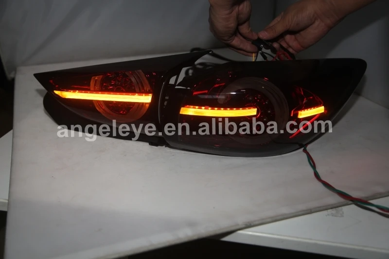 Светодиодный задний фонарь для MAZDA 3 Axela хэтчбек 2015 -2018 TW чёрное Дымовое средство