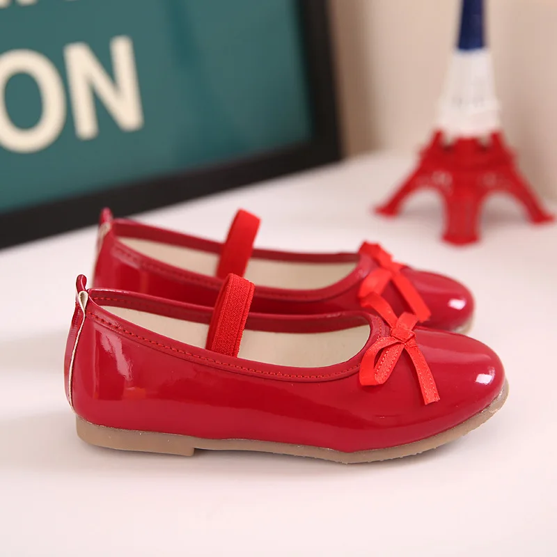 Кожаные туфли для девочек вечеринок весенние 2018 новые модные кожаные с красным