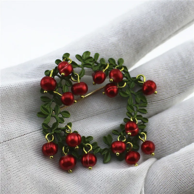 2020 new Europe and America retro style green round shape red natural pearl brooch | Украшения и аксессуары